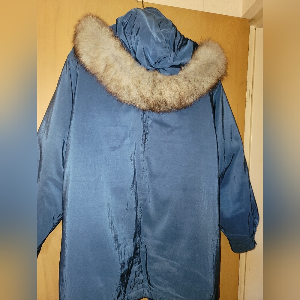 Vintage genuine blue fox fur trim coat m